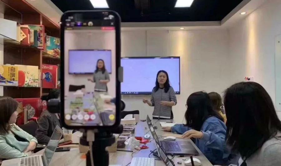 連鎖企業(yè)品牌標(biāo)準(zhǔn)化