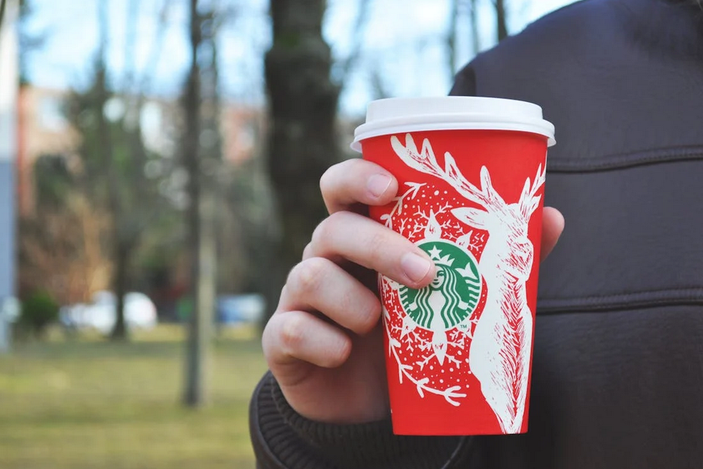 星巴克沒有一句文案的廣告，卻是吸引人的宣傳